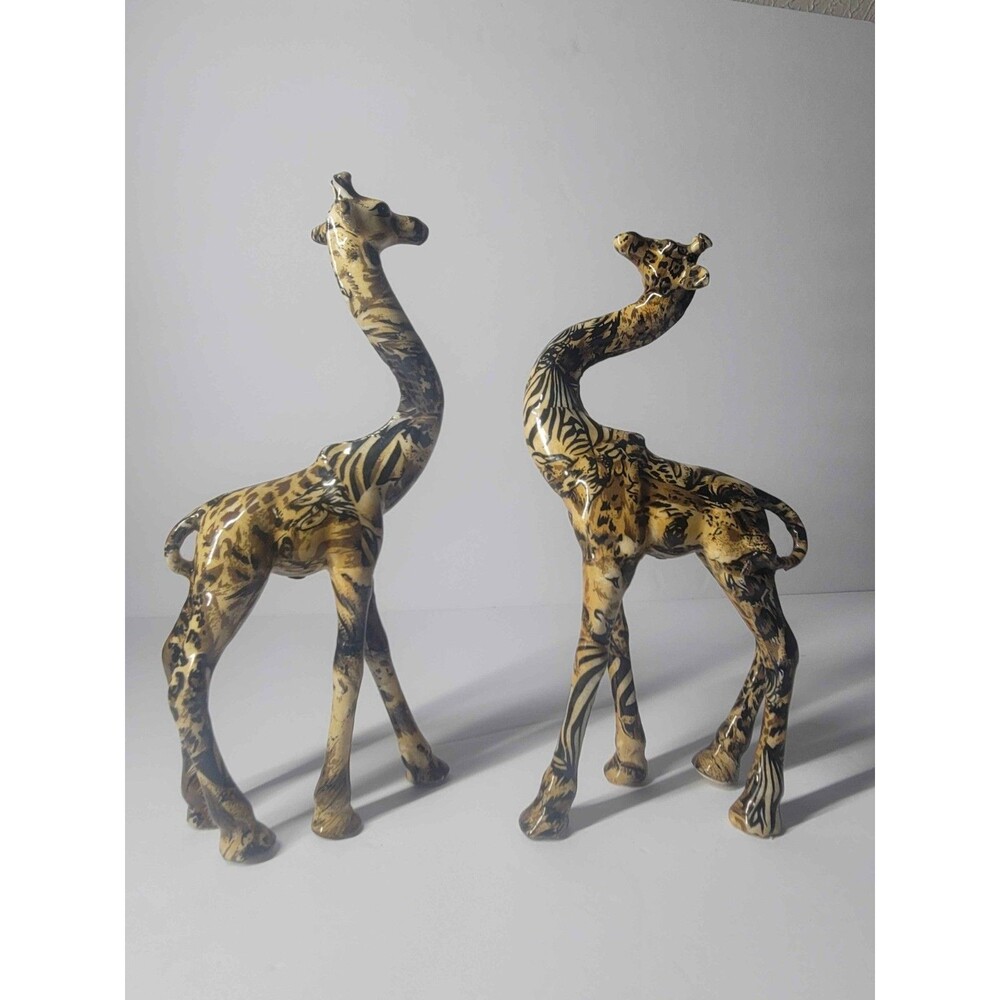 Vintage La Vie Safari Collection Intertwined Kissing Giraffes Figurines - 10"